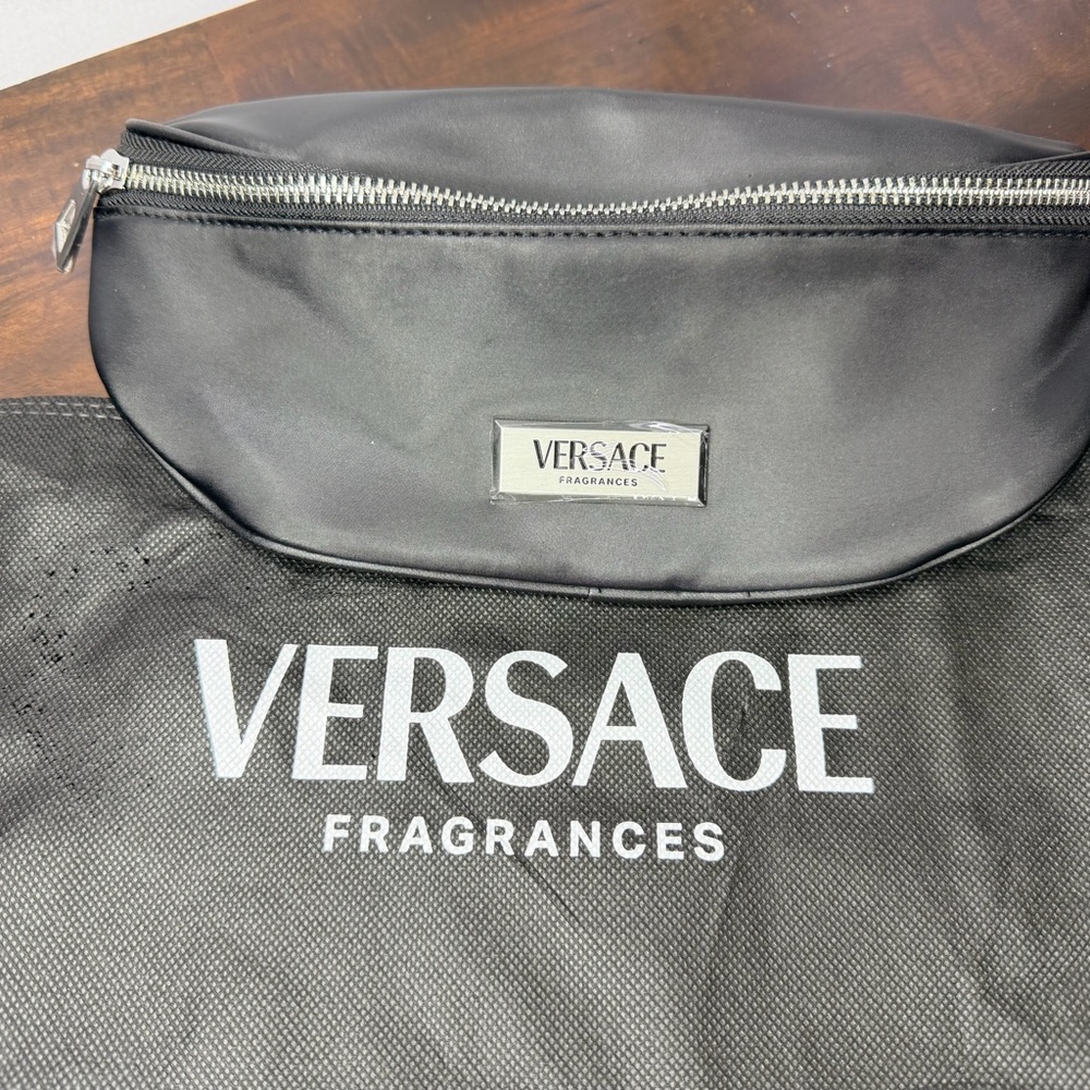 Versace Fragrances Men’s Toiletry Pouch Black - Picture 3 of 3